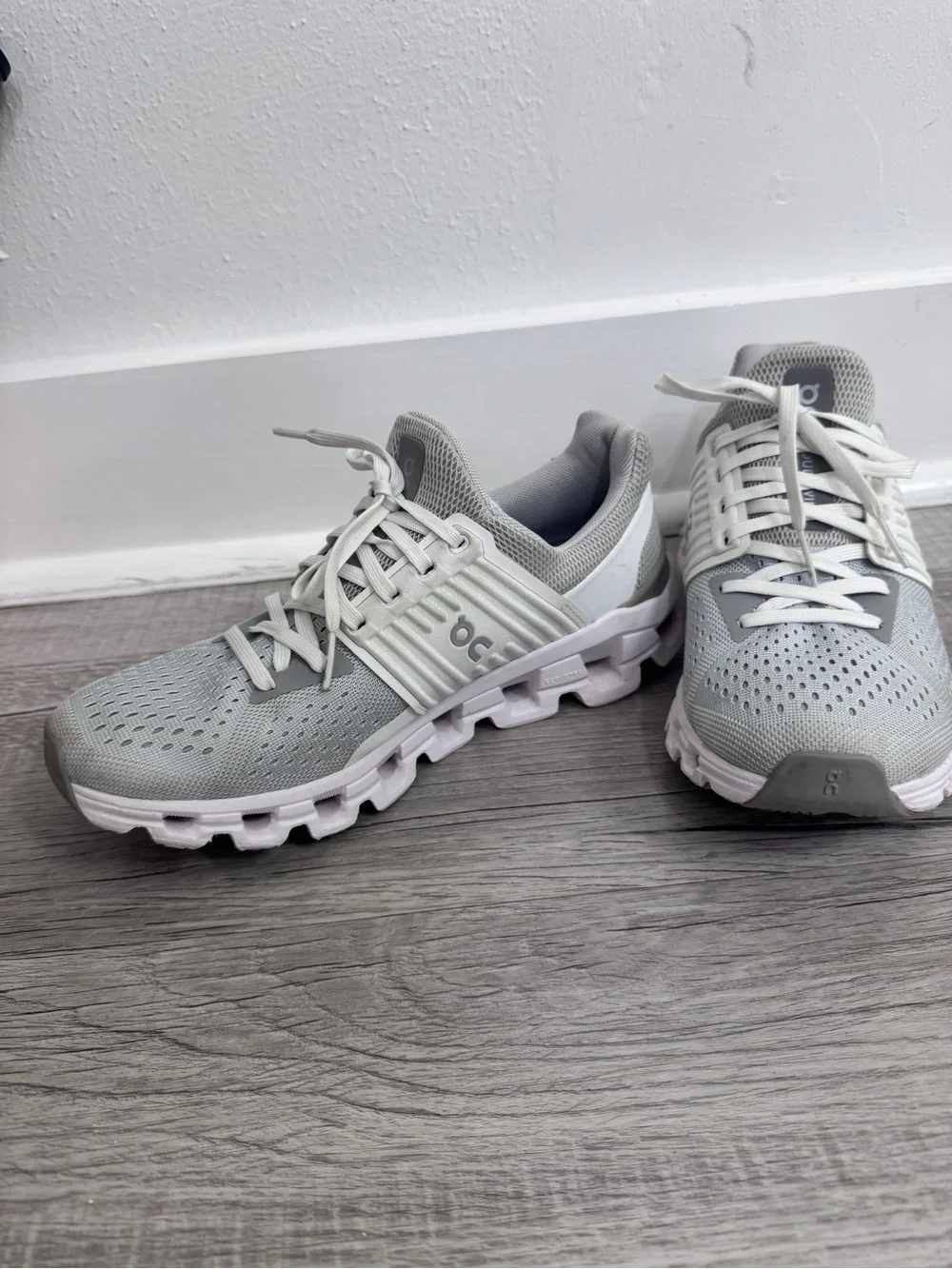 On Running Cloudswift Women's Running Shoes - Size 7.5 - Glacier / White